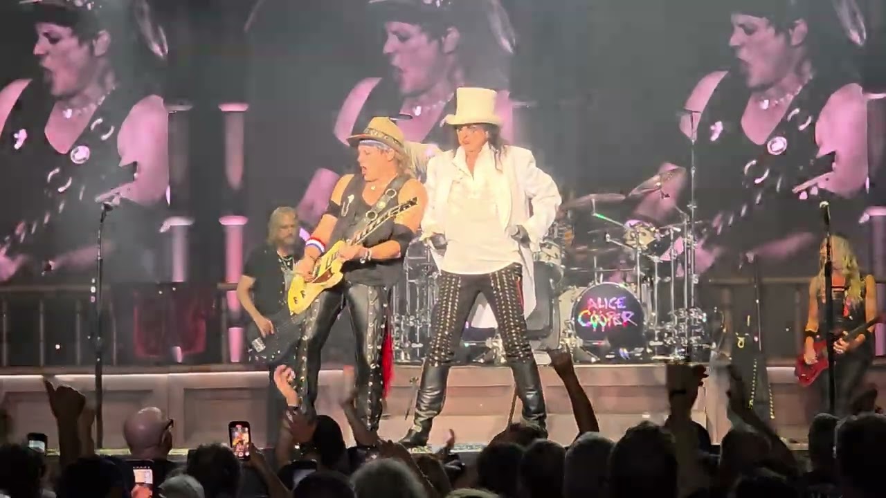 Alice Cooper School's Out Live in Chattanooga, TN 8-21-2025