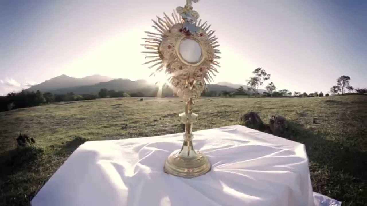 Totus Tuus - Aquí Esta tu Dios (Video Oficial) - Música Católica