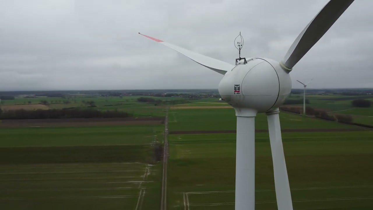 Ветроэлектростанция, снятая с воздуха с использованием Dewind D4 и Enercon E-40. Часть 1.