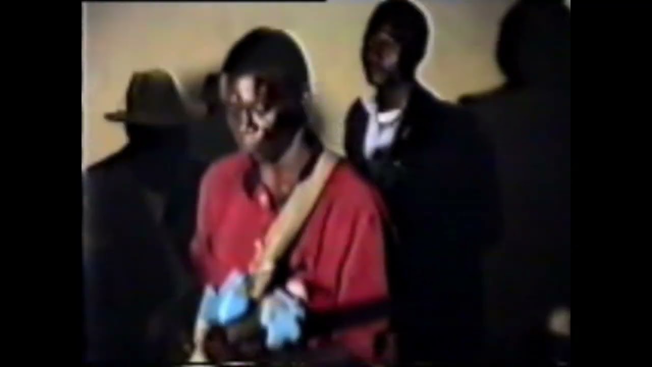 Chunya Oyiero Mano live performance video – Collela Mazee & Victoria B Kings Live at Kaloleni (1995)