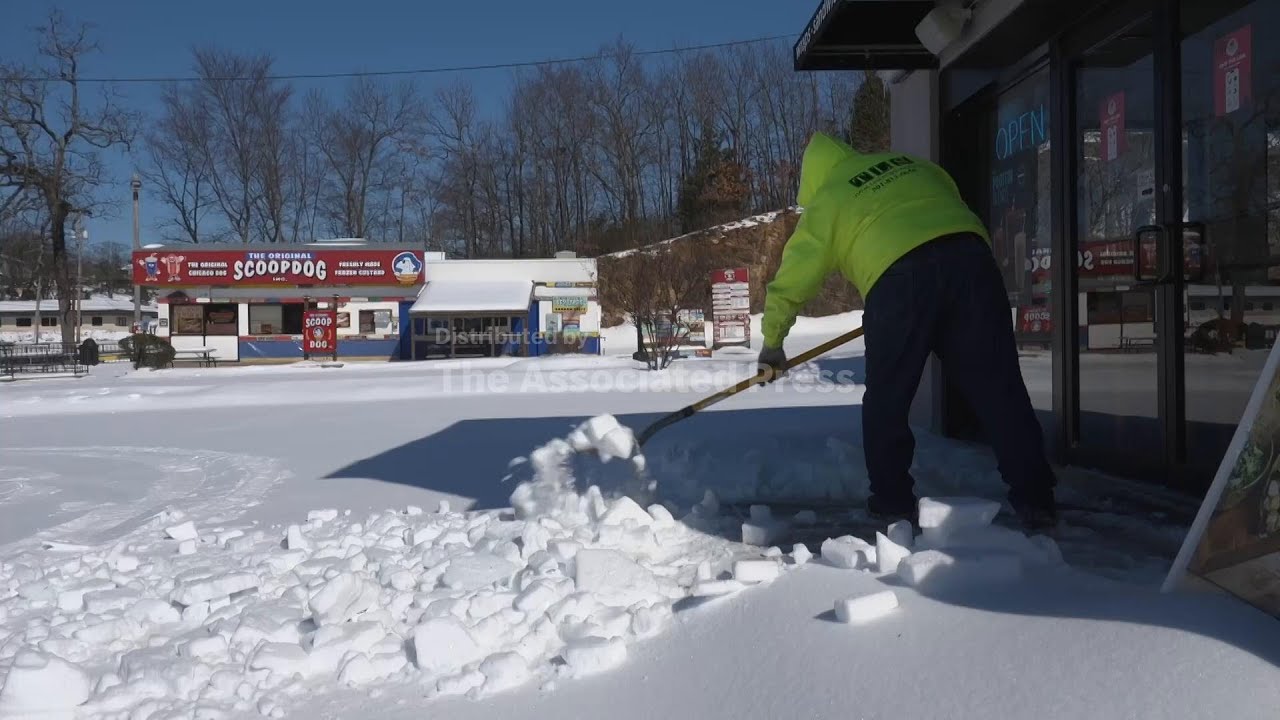 Businesses clean-up in Little Rock after dangerous winter storm