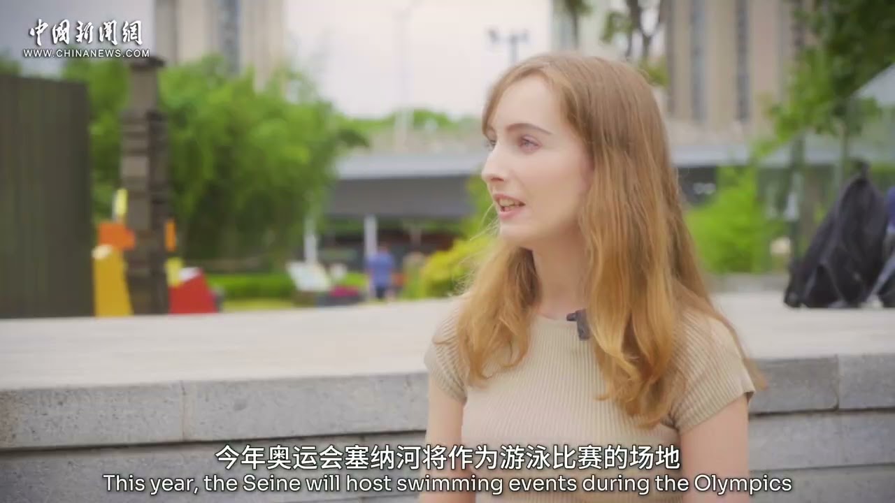 How can French girls explore “urban memories” through Suzhou Creek