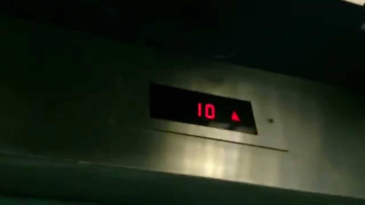 Blk 475 Pasir Ris Drive 6 Residential HDB - Fujitec Traction Elevator