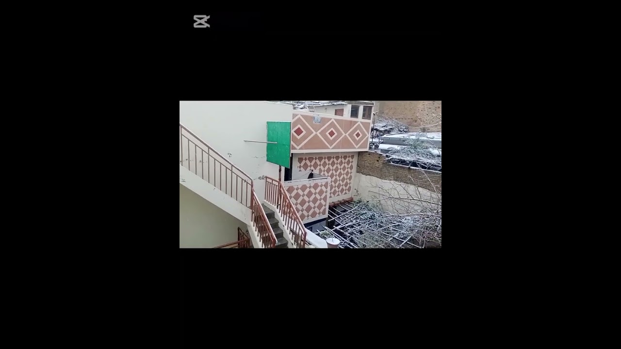 یک روز برفی خدمت دوستان گلم 
