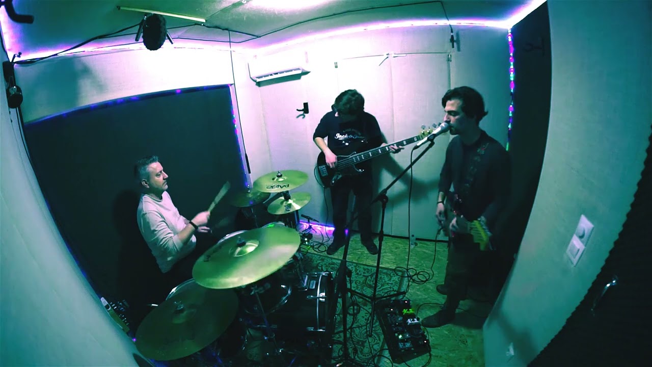 Skies Eleven - This is love (PJ Harvey cover) Live at Phoenix Island Records