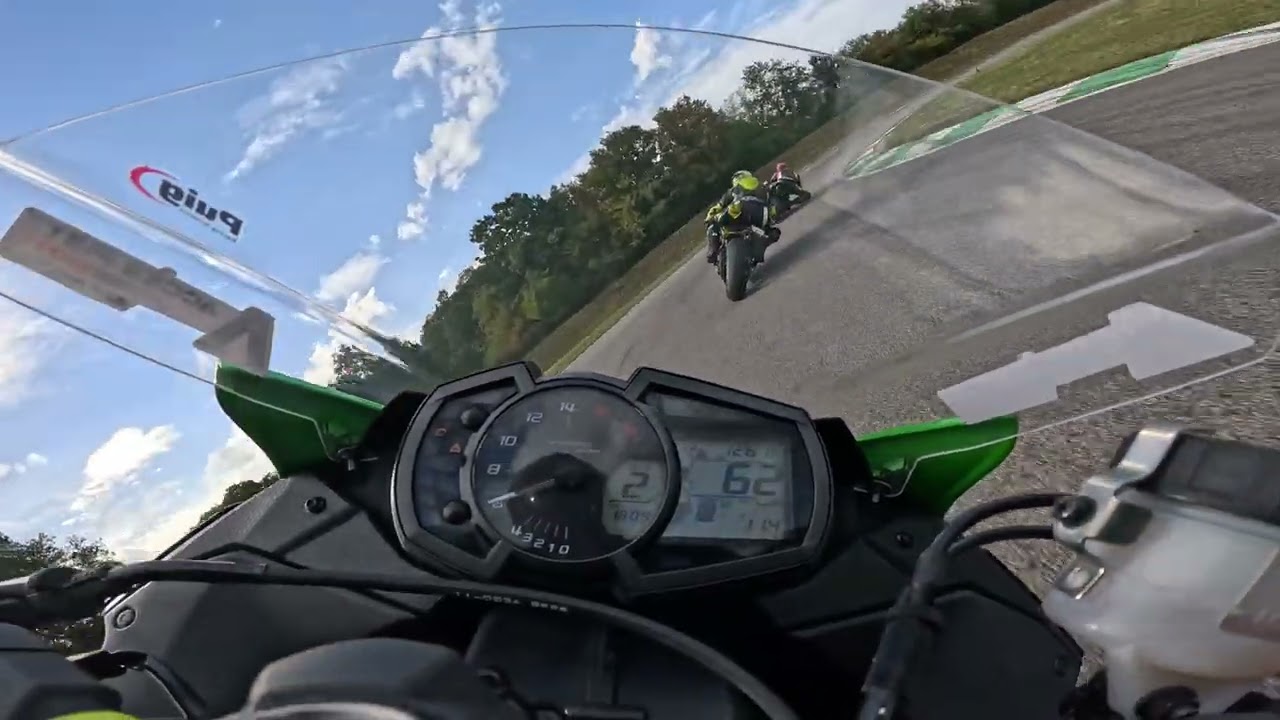 Vaison piste 17/09/23 groupe moyen 1 (accès piste)  Kawasaki zx6r