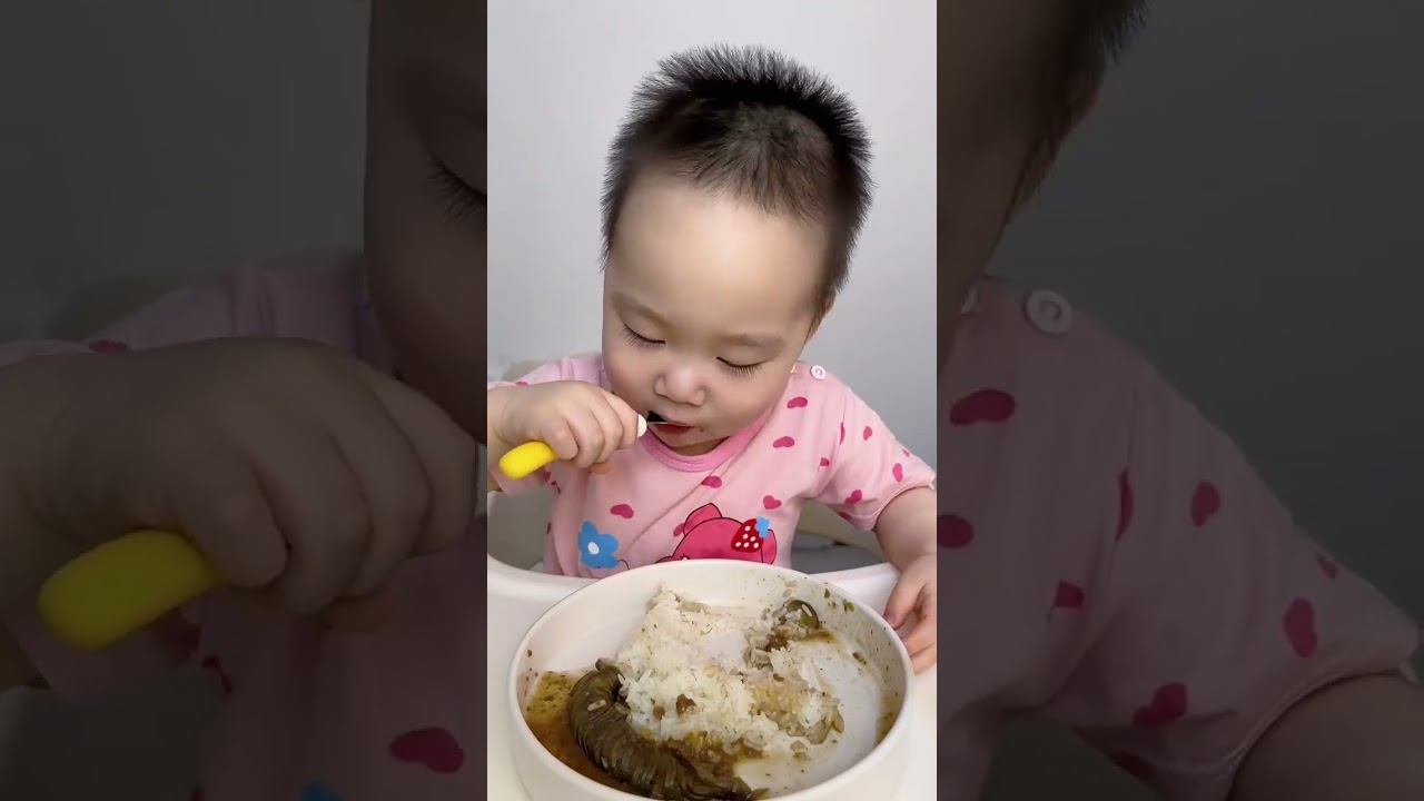 💭哈哈媽媽今天給我吃的是什麼呀🤭🤭