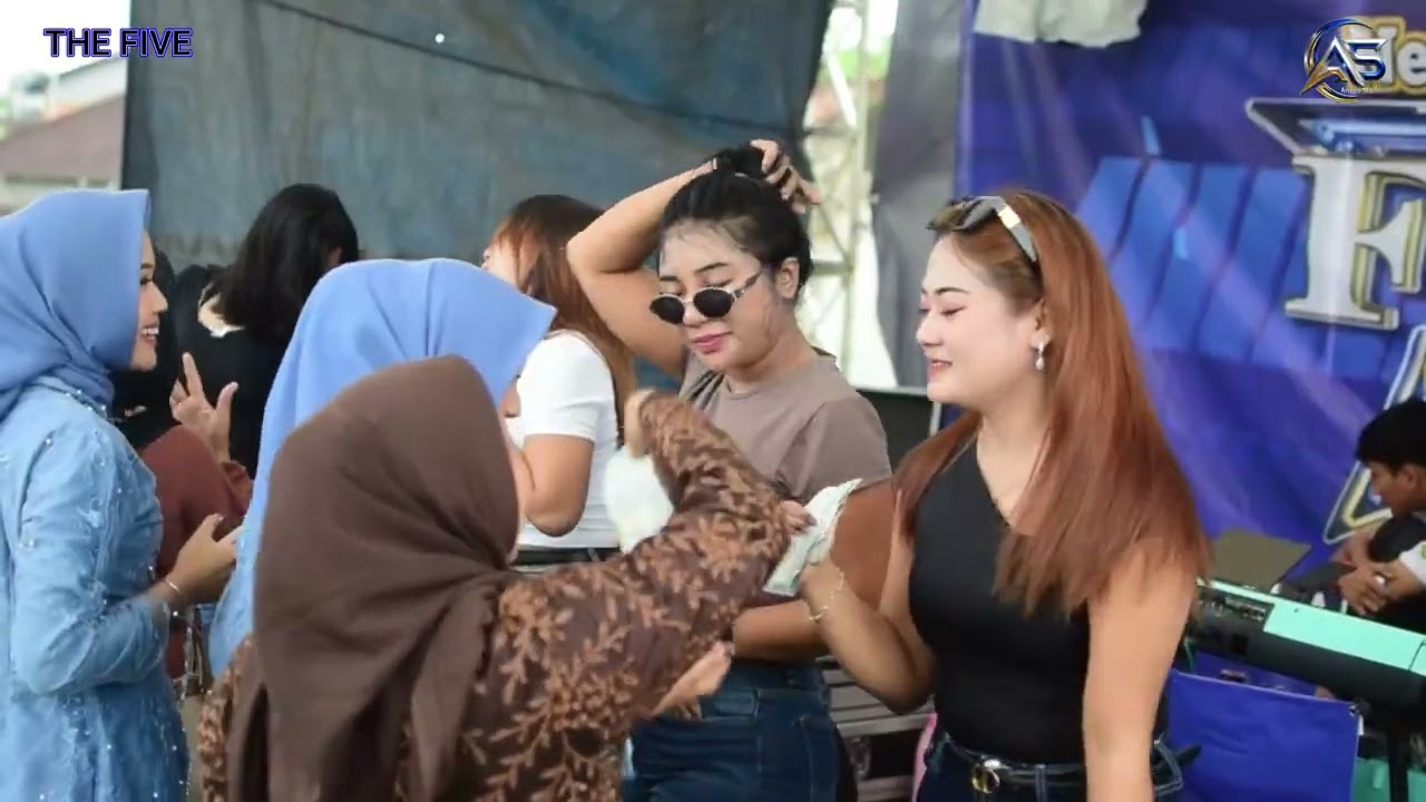 MENGAPA KAU BERUBAH || IKA MALHOY || THE FIVE MUSIK IN KADUAGUNG