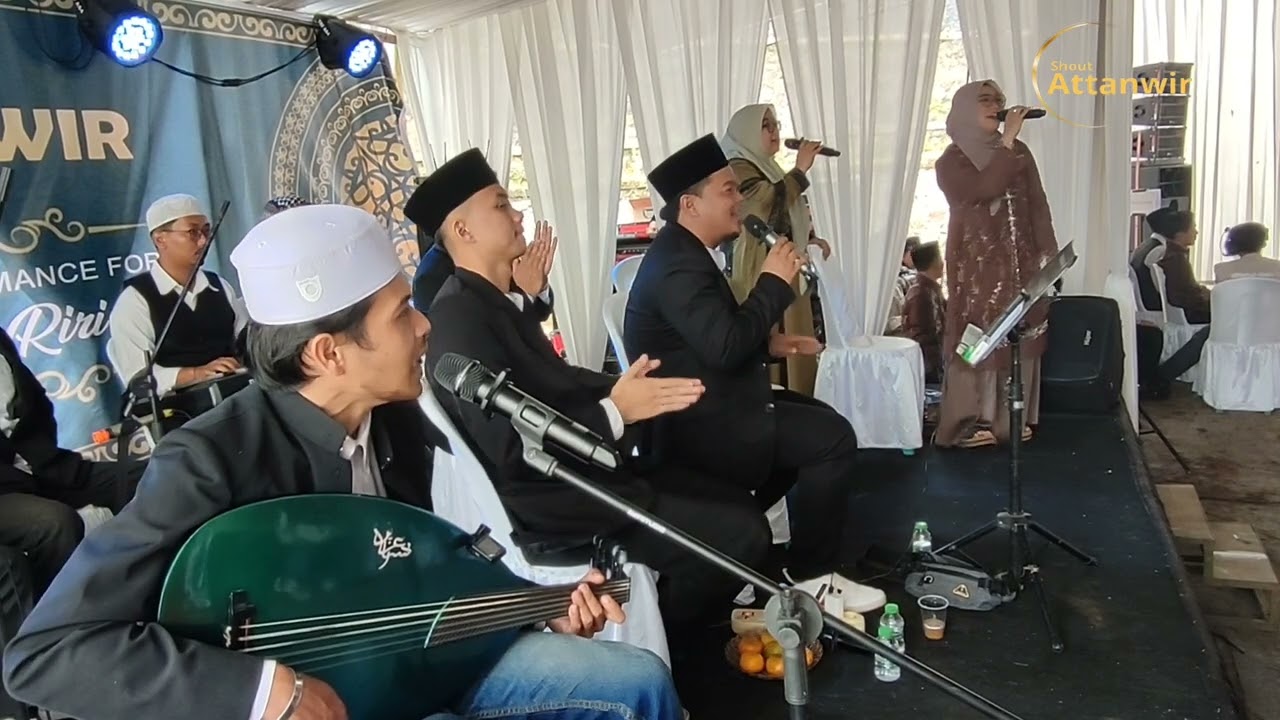 WAHDANA || USTADZAH FT. SHOUT ATTANWIR 