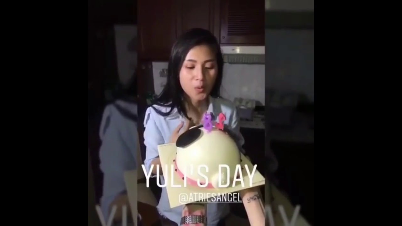 ROMANTIS,,CHEF JUNA BERIKAN SURPISE PACARNYA....