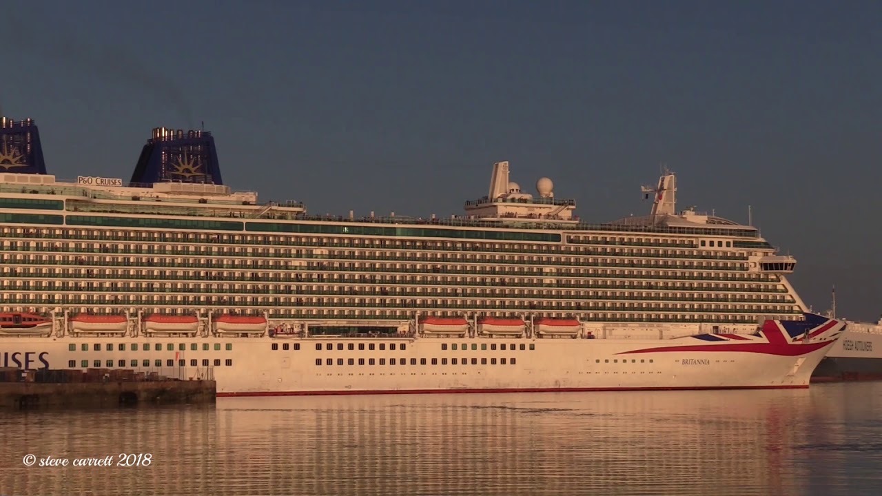 P&O Ships 'Ventura' & ' Britannia's' horn battle & SS Shieldhall Southampton 27/05/18