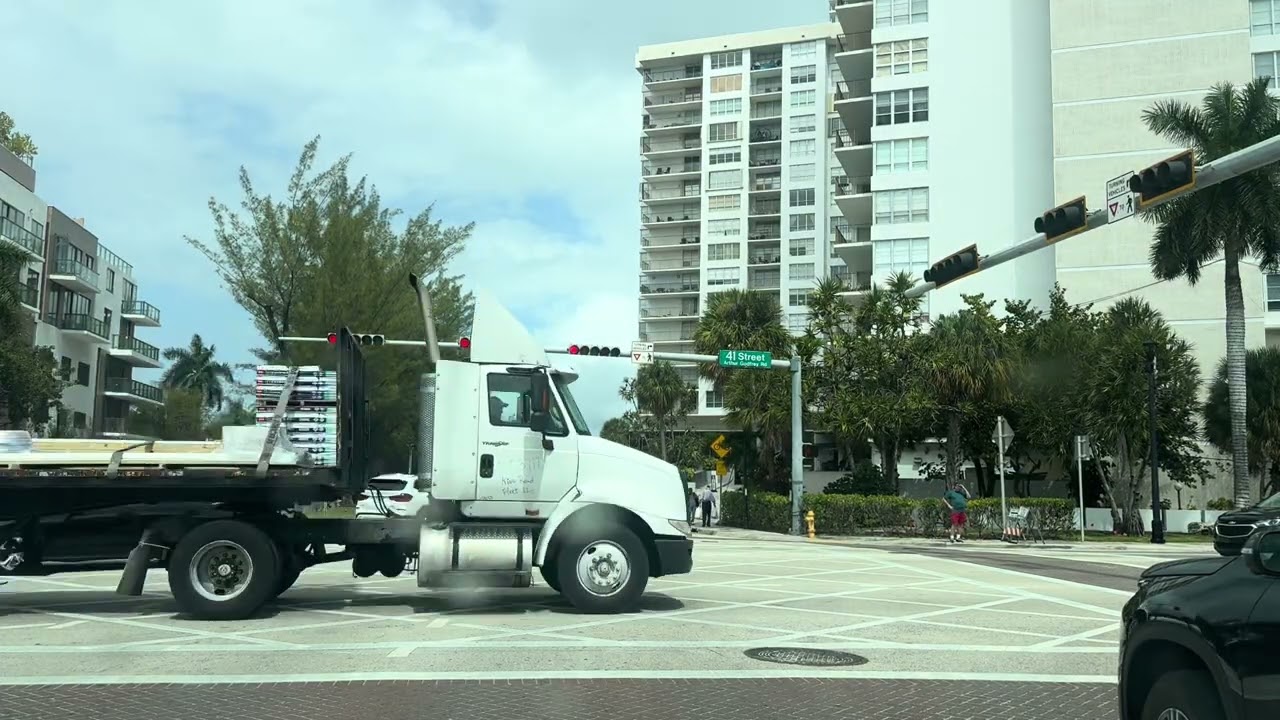 Driving from South Beach to the Town of Surfside