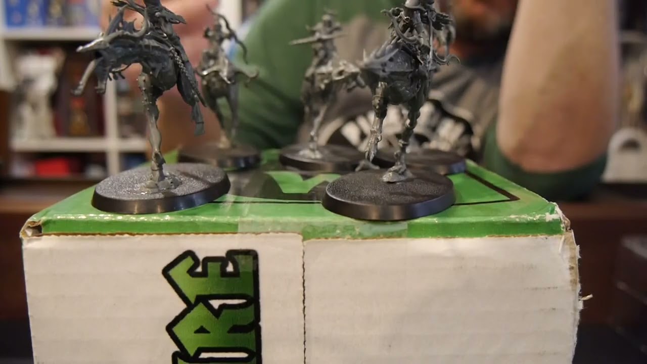 We kick off a new year of Age of Sigmar Warpcrates with Hedonites of Slaanesh Blissbarb Seekers!