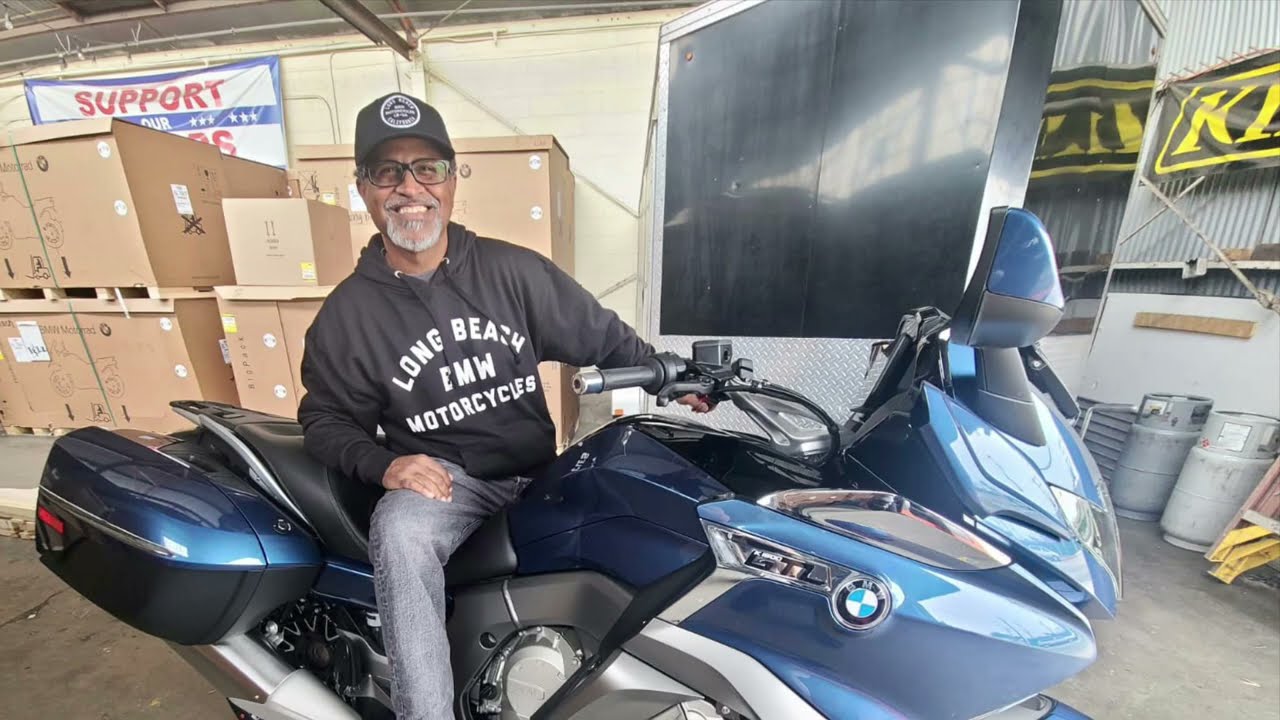 My Brother Unboxing his New 2023 Bmw K1600 GTL.
