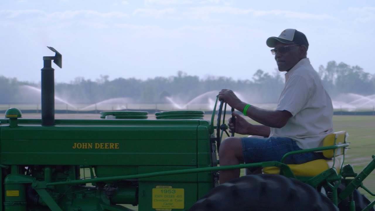 Кливленд Картер — коллекционер техники John Deere, который берет всю свою семью на мероприятие Fl...