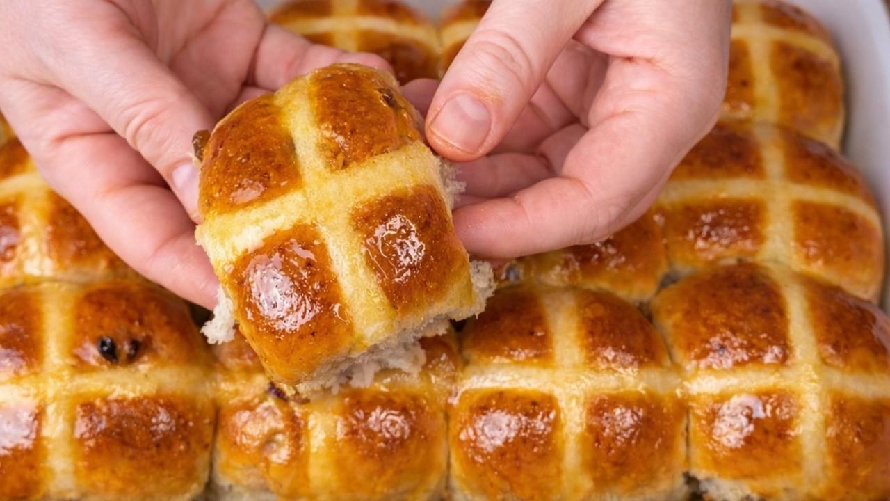 The BEST Hot Cross Buns 🧡 Soft & Fluffy Recipe