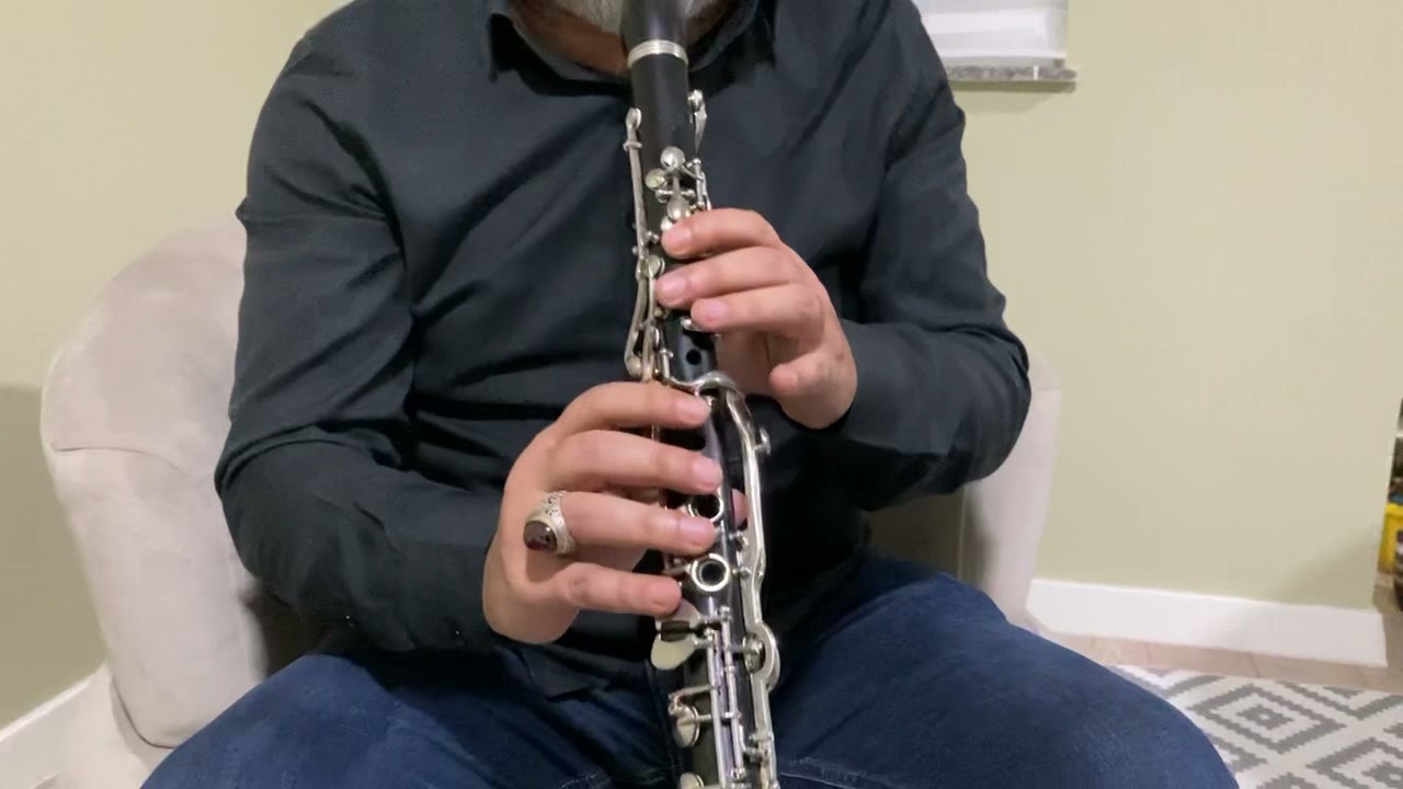 Sibemol (Alman sistem) klarnetle Sevgi dolu şu gönlüm: Uşşak örnek eser.. Ömür KÜÇÜKLER