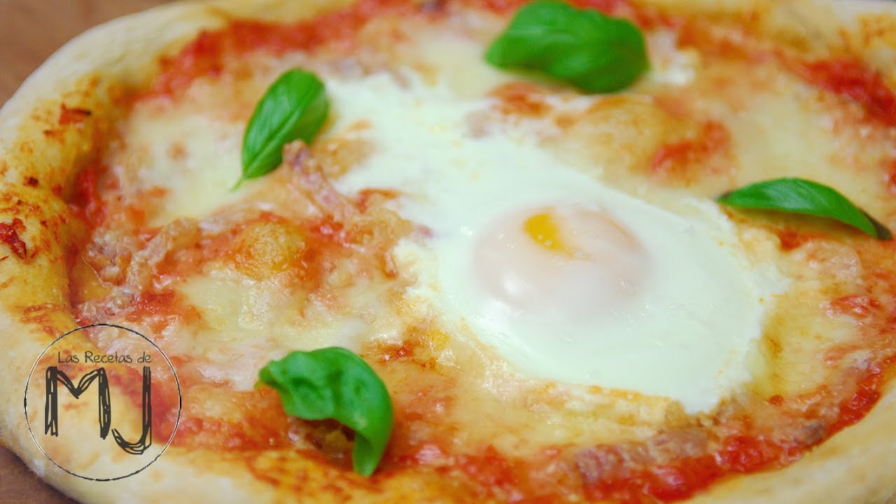 Pizza carbonara con masa casera sin amasado