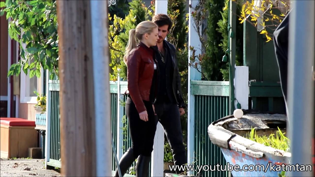 Once Upon A Time  - Captain Swan Season 5 Finale Kiss
