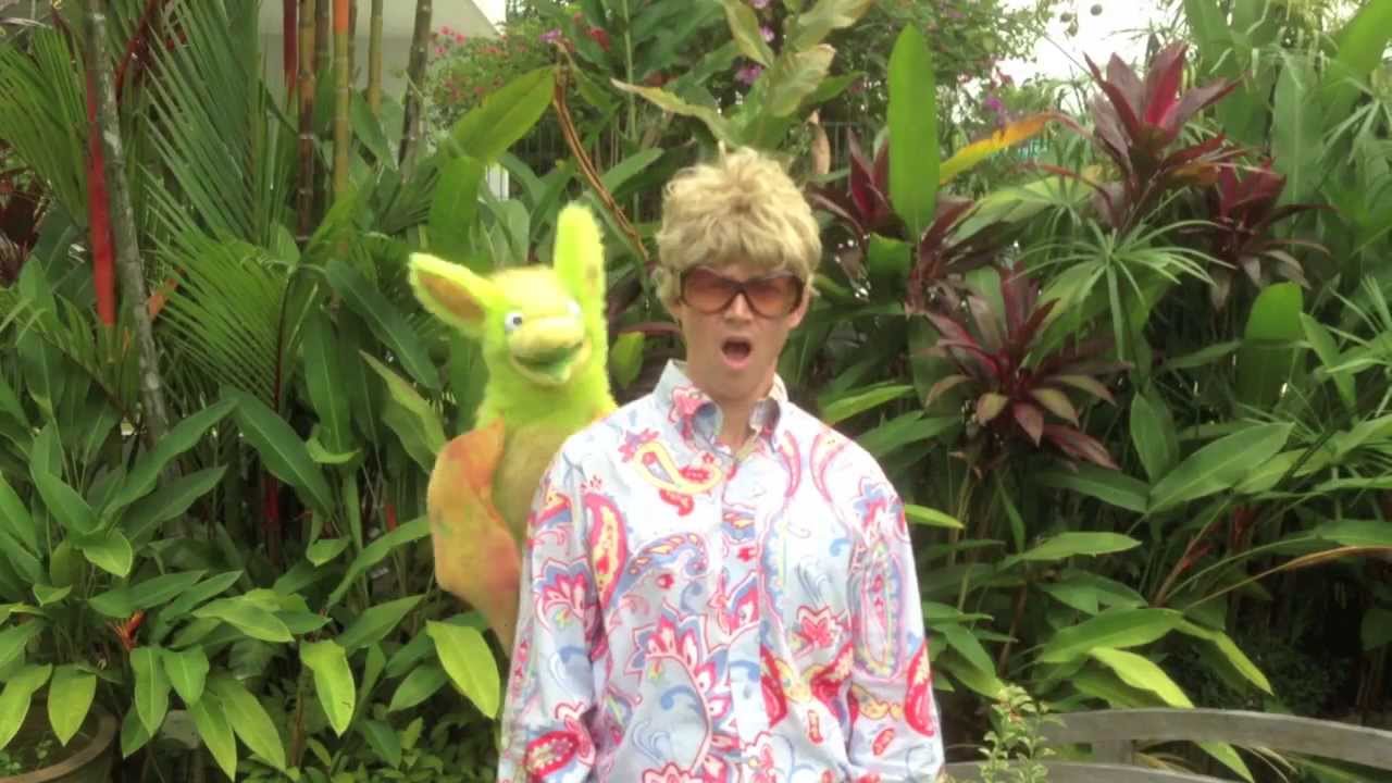I'm hungry 我饿了(wǒ è le) by Groovi Pauli & Friends (2009)