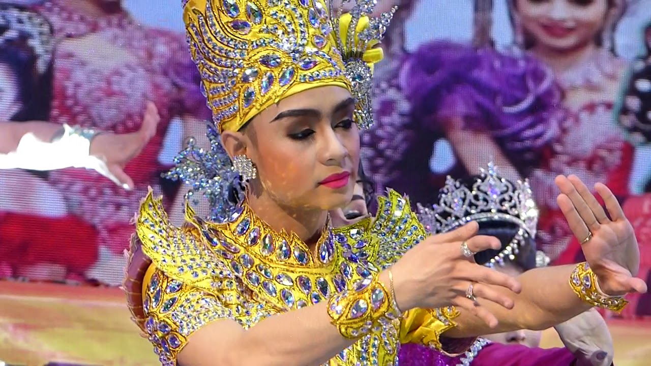 เบลล์ เอนกลาภและทีมงานศรราม น้ำเพชร รำถวายมืองานไหว้ครูประจำปี 2561