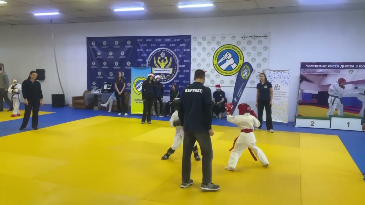 Рукопашный бой 🥋,  8-9 лет, Новогодние соревнования 1-й бой 