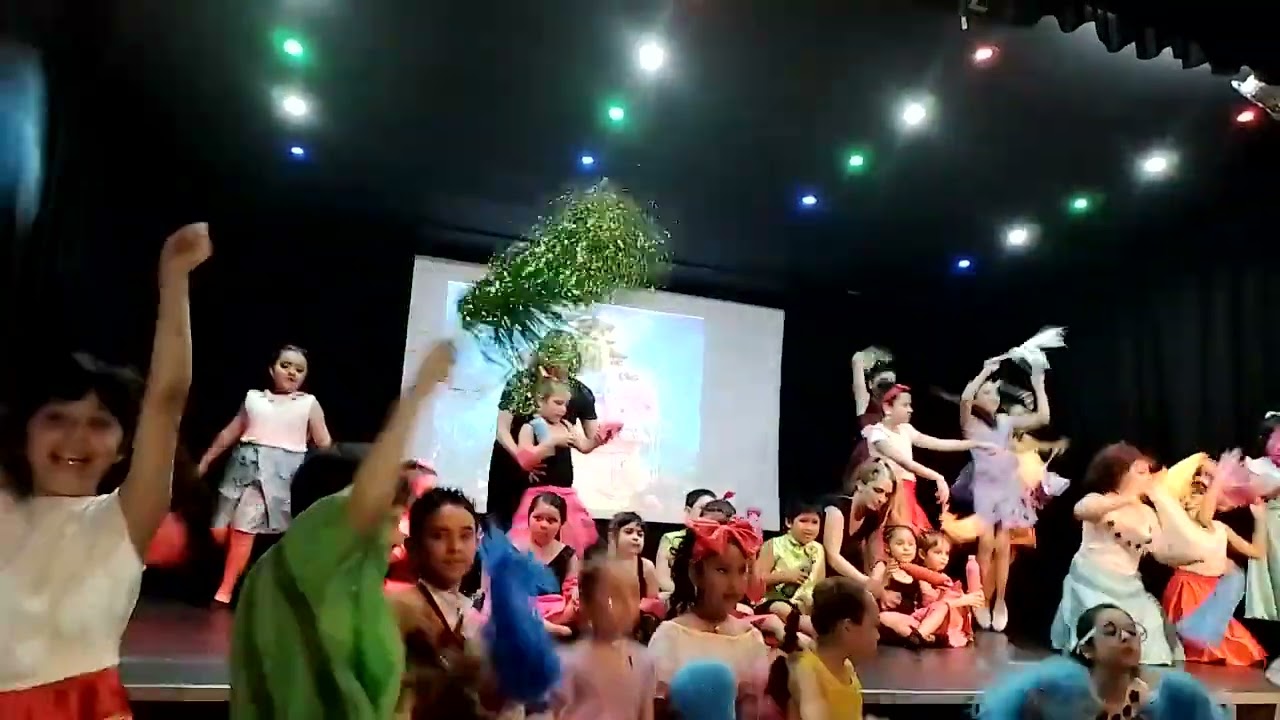 COLOMBIA MI ENCANTO COMEDIA MUSICAL VALERIA LYNCH 2022