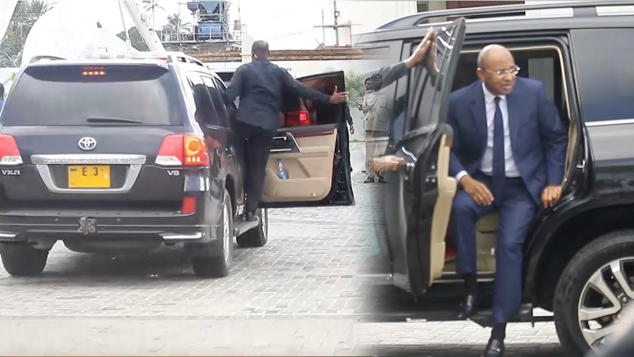 MSAFARA WA RAIS MWINYI ULIVYOINGIA KWENYE MAADHIMISHO YA KISWAHILI