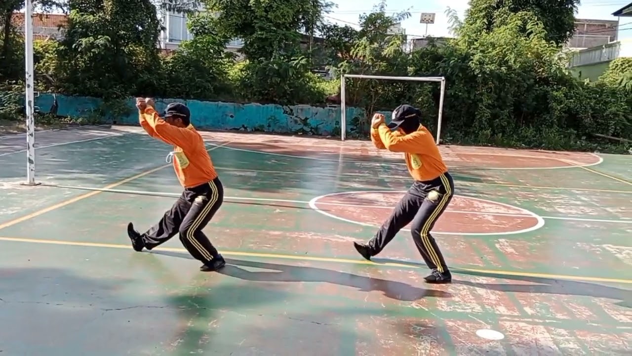 Gerakan Fung U Long V aba2      oleh Pak Dawi dan Bu Sulisyani
