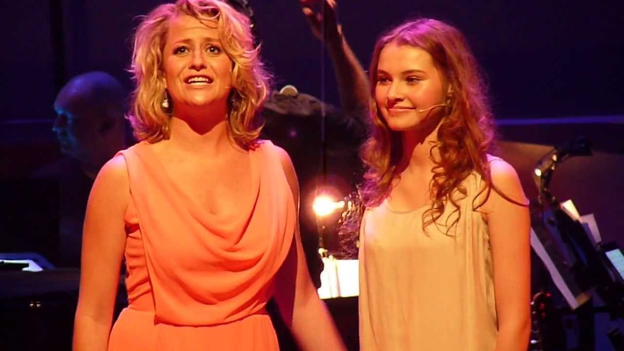 Rosalie de Jong en Vajén van den Bosch - Durf te dromen - Zomerbenefiet Tom