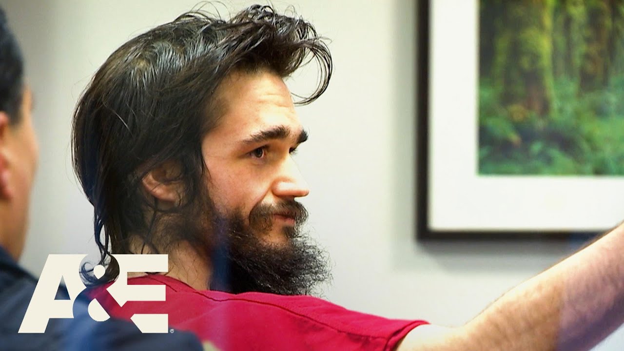 Court Cam: Man Attacks His Attorney, Complains About His Mug Shot | A&E