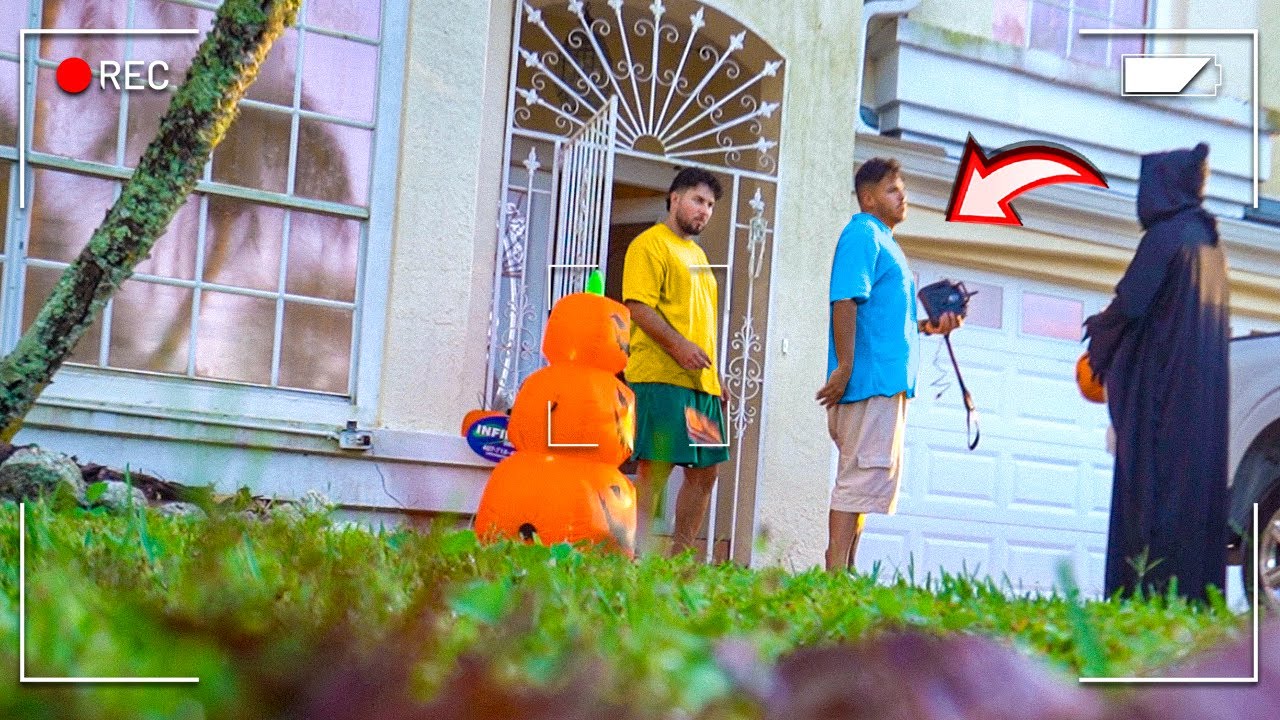 BATI NA PORTA DOS MEUS AMIGOS E PEDI * DOCES OU TRAVESSURAS *