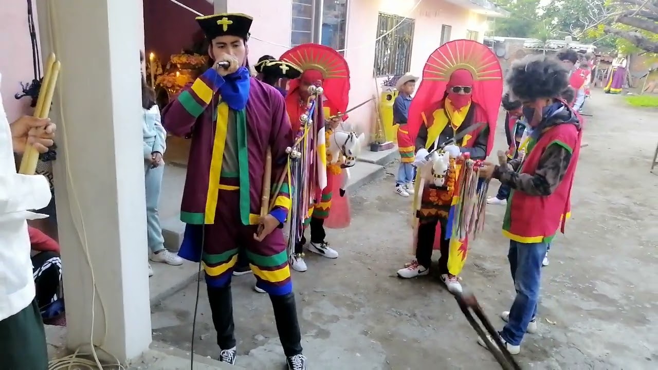 Santiagueros (caballito) Fiesta san Nicolás de Bari en Tetelcingo