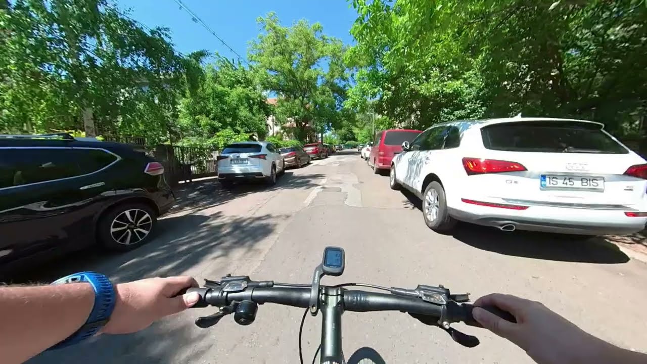 Prin Iasi cu bicicleta - Cel mai frumos oras mare din Romania?