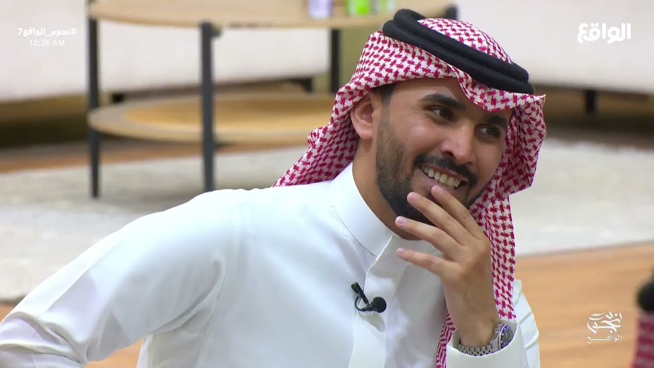 اختلاف صالح آل مخفور مع فهد معيان في انتقاد الشعر ! | #نجوم_الواقع7