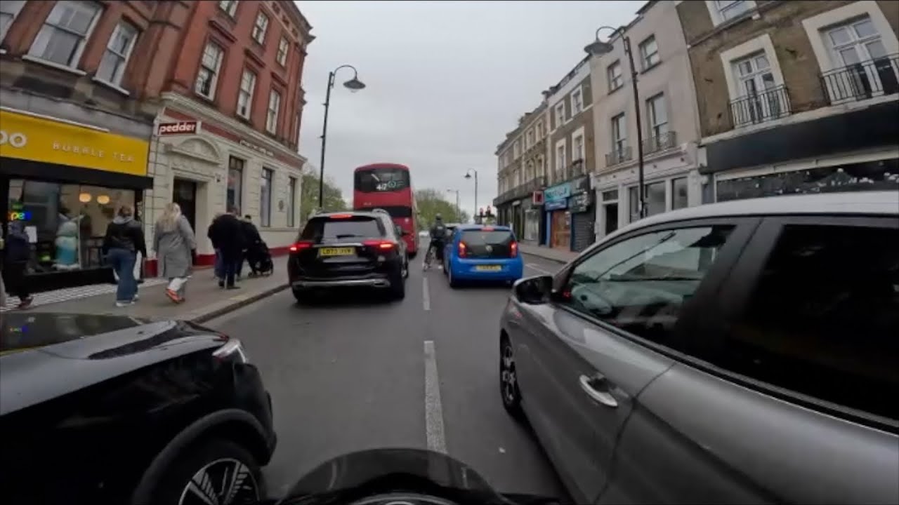 🇬🇧YAMAHA YZF R6 EVENING CITY RIDE VS TOWN.. COMPARISONS, RIDE MODES ET CETERA 