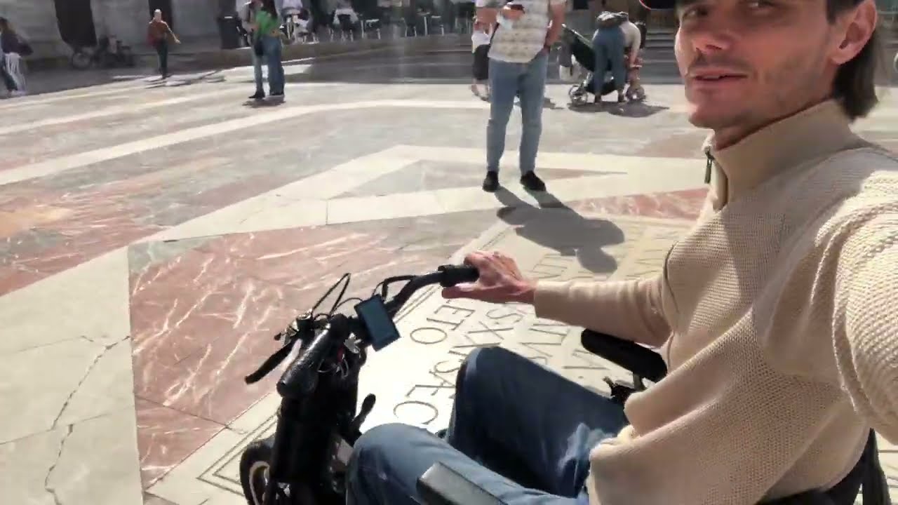 Test-drive in Valencia of UNAwheel Maxi - the BEST handbike/power add-on for this city!