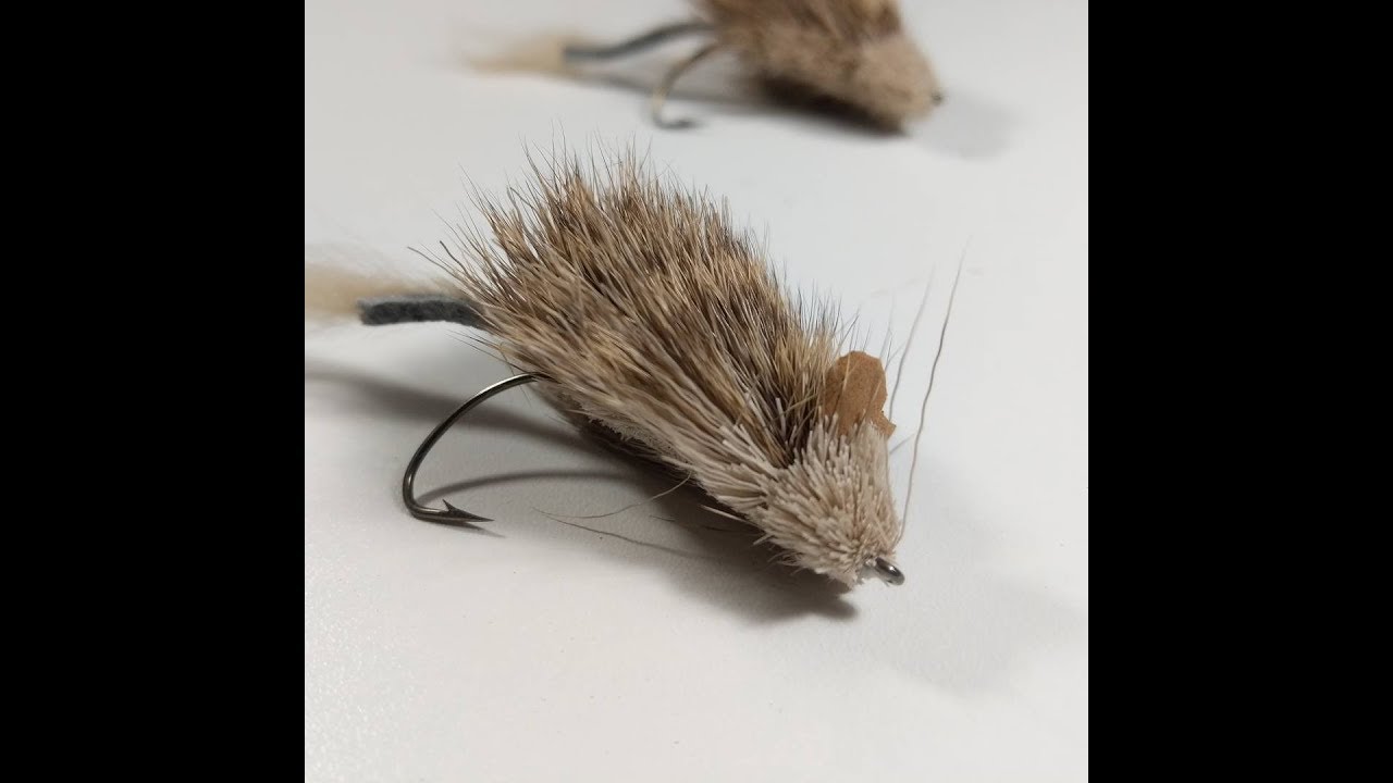 Montage d'une souris en poil de chevreuil tourné