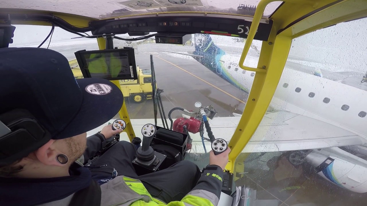 Deicing Alaska E175
