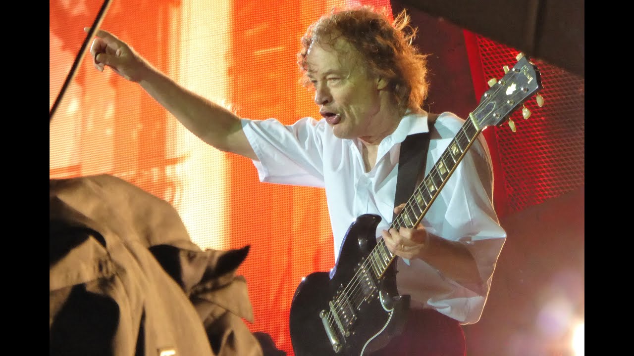 AC/DC - ROCK 'N' ROLL DAMNATION - Lisbon 07.05.2016 (