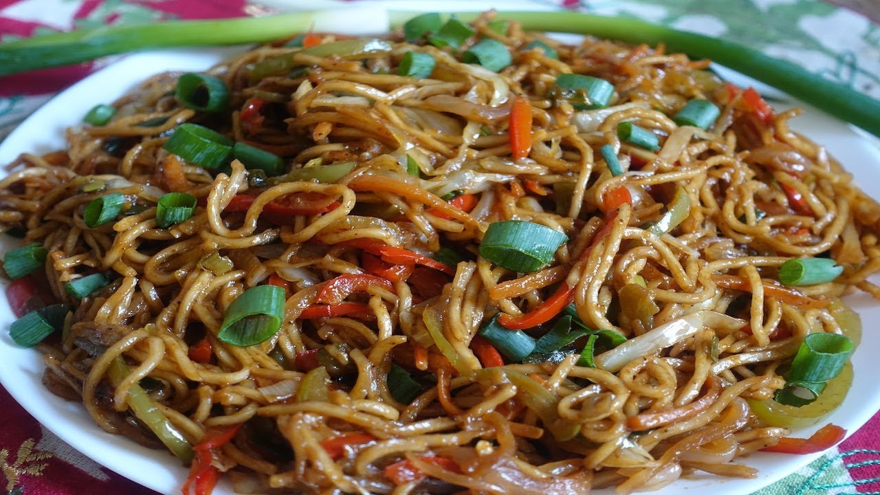 रेस्टारंट से बेहतर बनाइए वेज हक्का नूडल्स • Kitchen Tips • Veg Hakka Noodles • Sangeeta's World
