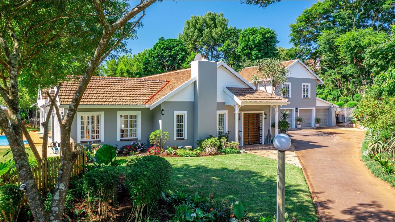 5 bedroom house for sale in Kloof | Pam Golding Properties
