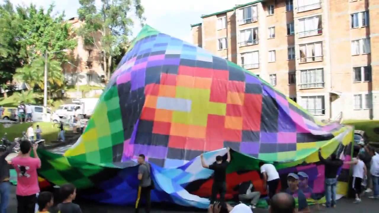 GLOBOS CON POLVORA EN ENVIGADO COLOMBIA