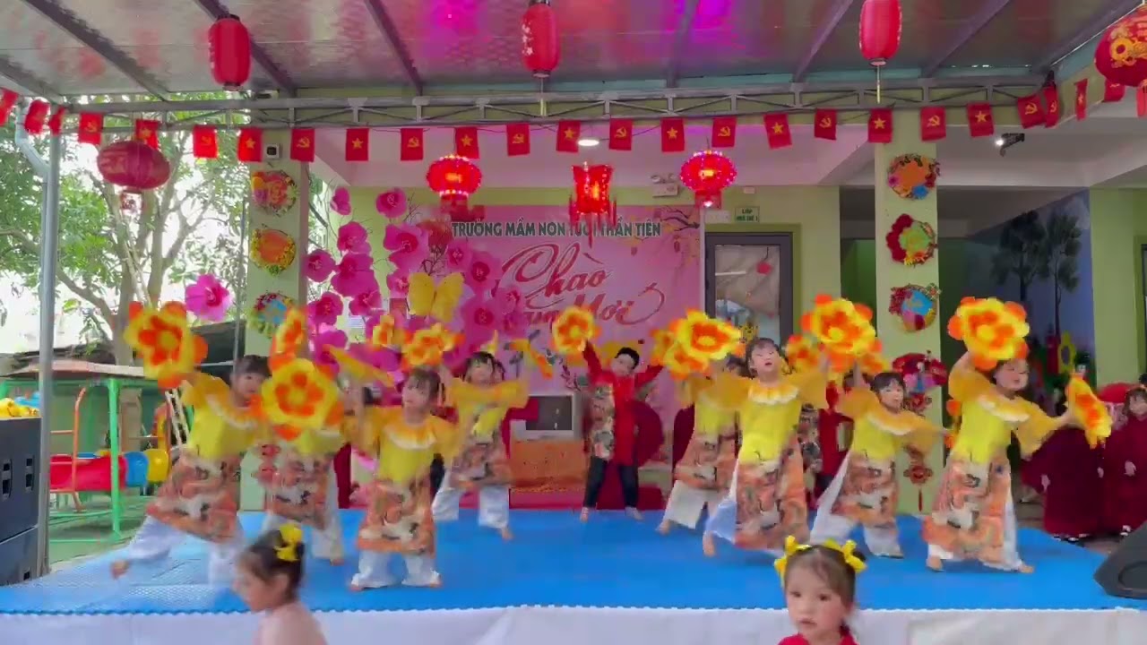 Như hoa mùa  xuân