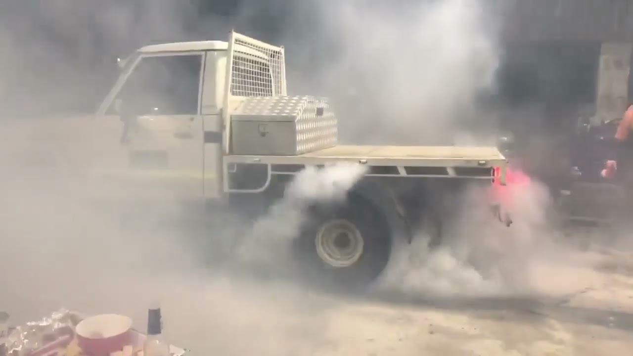 Burnout land cruiser Ute