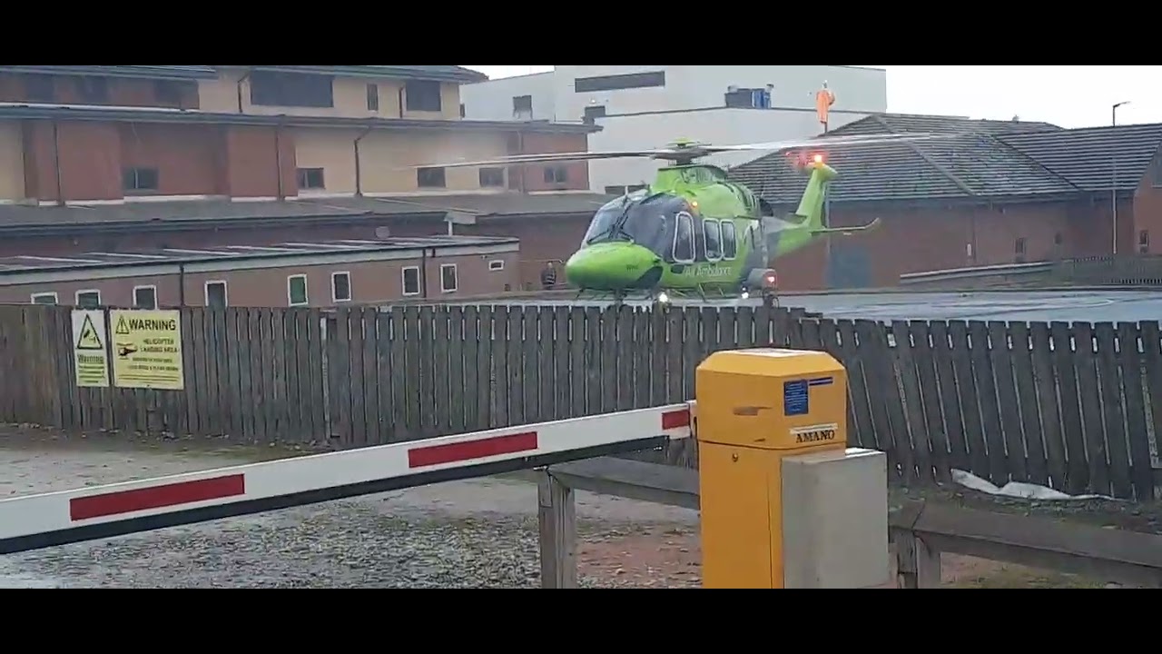 Children's air ambulance take off from wythenshawe hospital helipad 🚁🏥