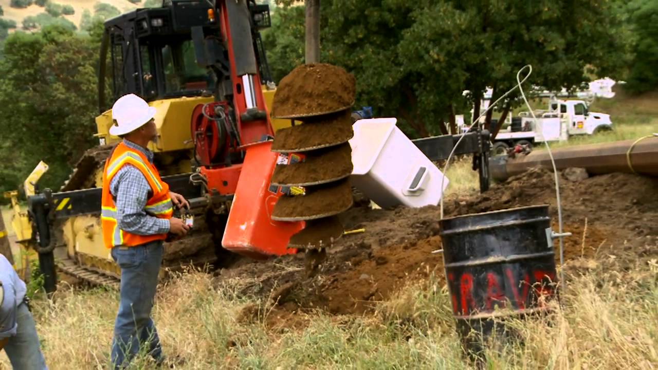 LINETRAC   World's Most Versatile Utility Rig