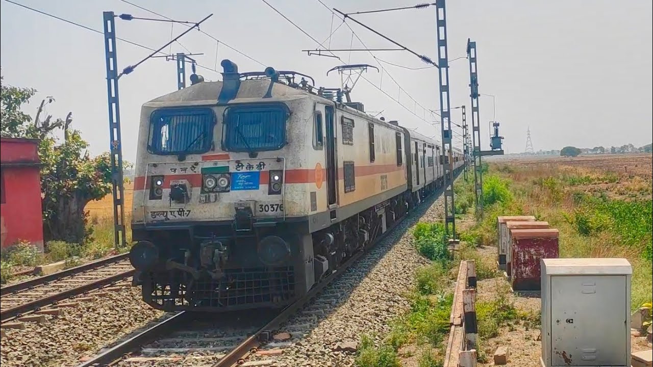 13413 Farakka Express || Balurghat - Bathinda !!!