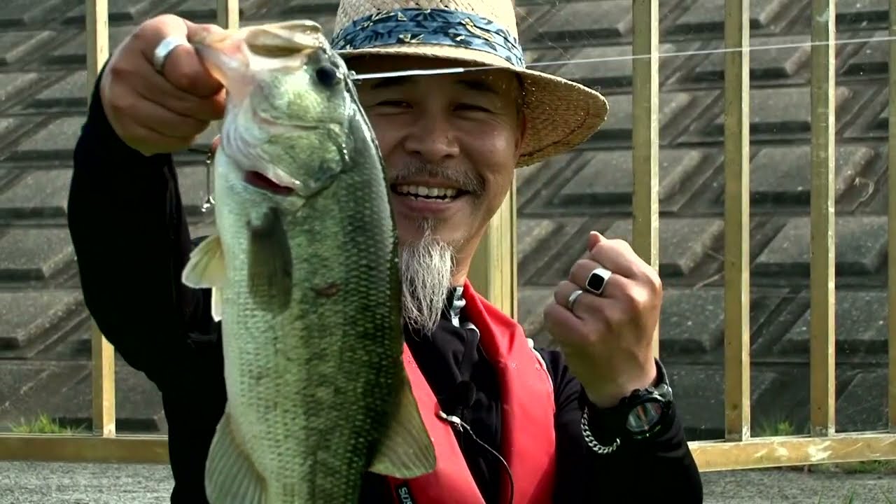 バスポンド 松井友宏 霞ヶ浦本湖と洲ノ野原を舞台にロングザッパーアンダーブレイドでグッドバスキャッチ。ルアーの機能・動きとカヤックフィッシングの楽しさ紹介。ALVANTVチャンネル登録お願いします。