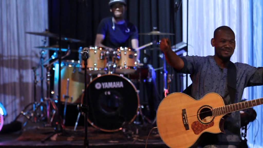 Sereetsi & the Natives - Robete